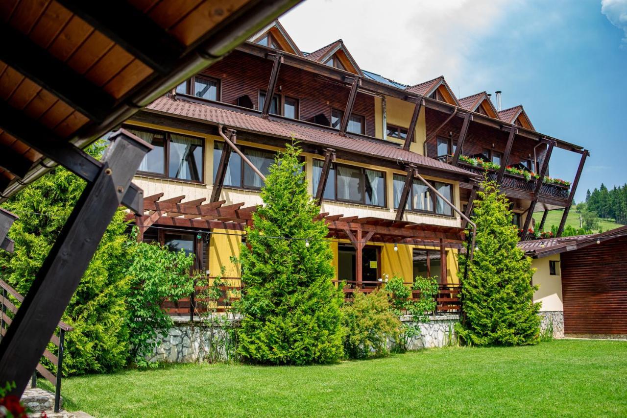 Pensiunea La Bella Vista Poiana Negrii Ngoại thất bức ảnh