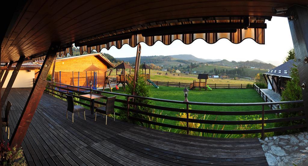 Pensiunea La Bella Vista Poiana Negrii Ngoại thất bức ảnh